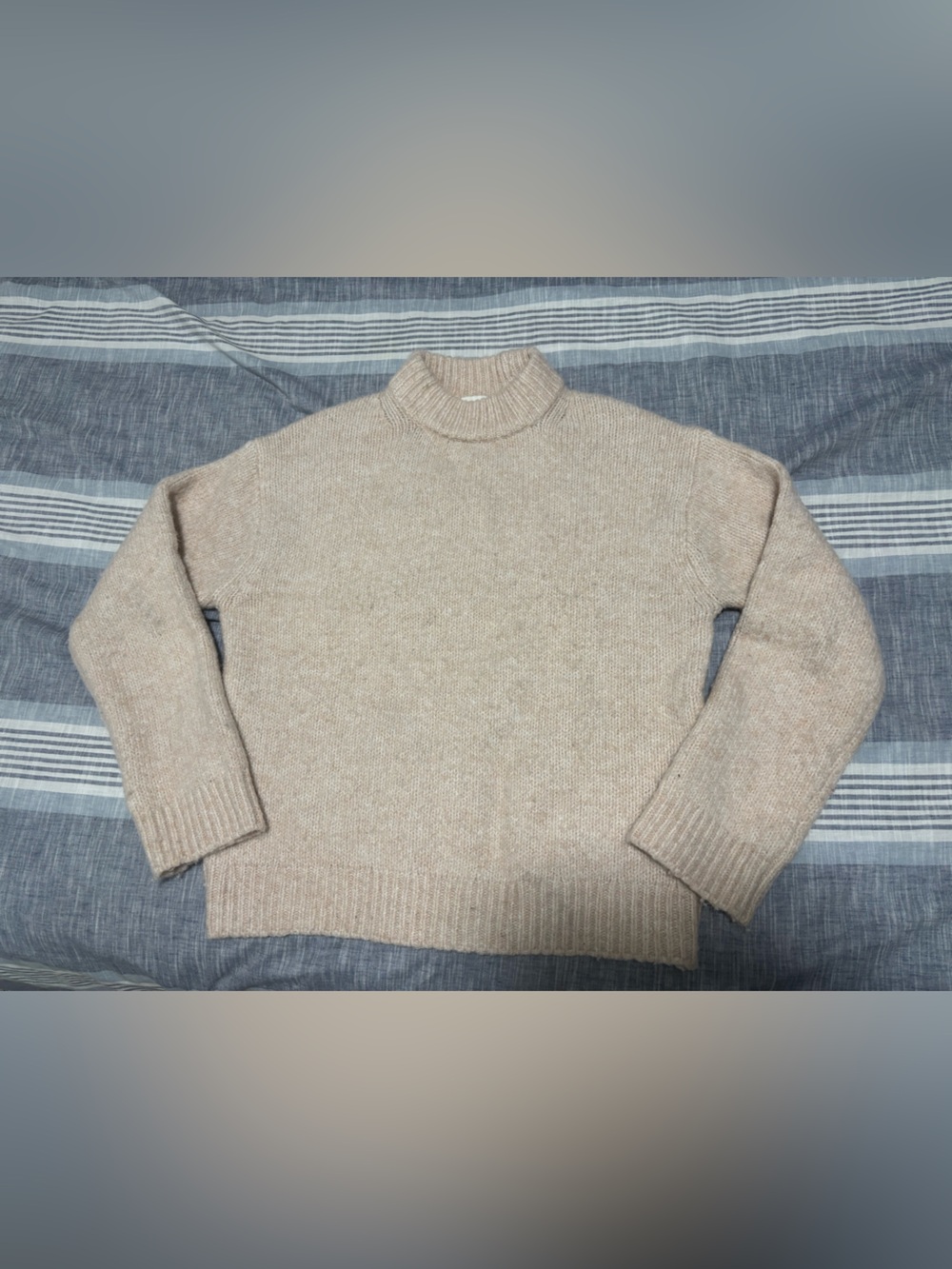 H&M Woman’s Turtleneck Sweater in Light Pink